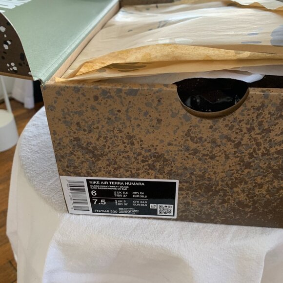 UNDEFEATED X Nike Air Terra Humara 6M, 7.5W CARGO KHAKI - Picture 2 of 6